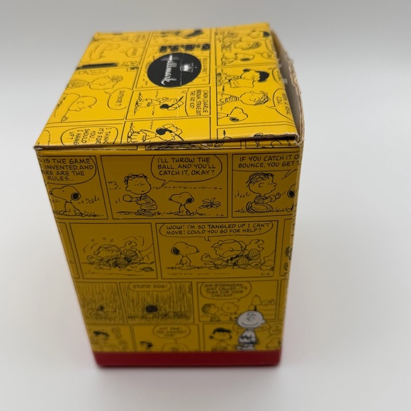 Hallmark Peanuts Gallery “Love Warms The Heart” Figurine - Picture 8 of 14